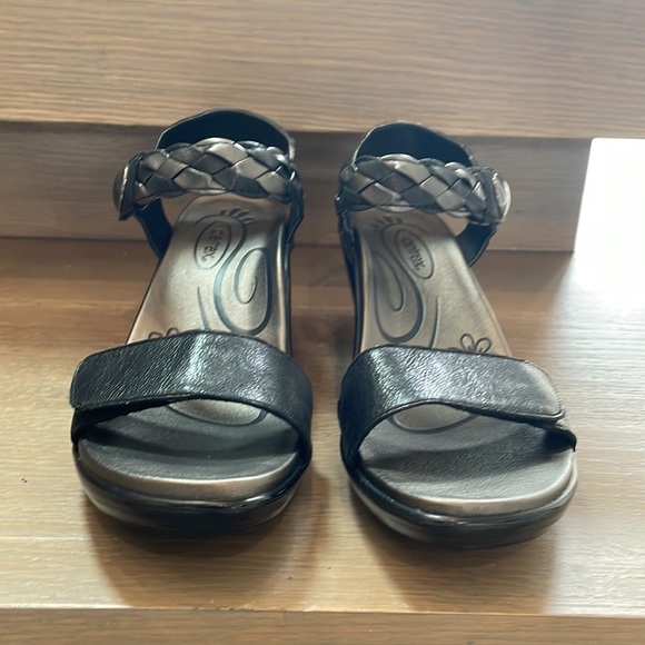 Aetrex Sylvia Adjustable Quarter Strap Heel in Black - Picture 3 of 9